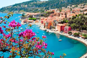 Nothing says girls' weekend like stunning views and mouthwatering cuisine - and Villefranche-sur-Mer delivers both in abundance
