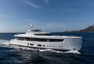 mega yacht cruise