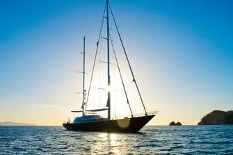 48.2m (158.1ft) MORNING GLORY<br/>Combines comfort and convenience with efficiency and exhilaration