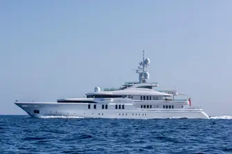 200m yacht price