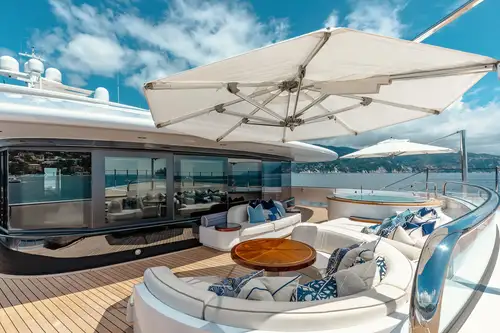 Owner's private deck forward