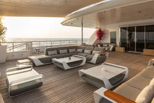 Main deck aft