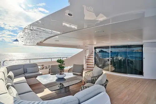 Main deck aft